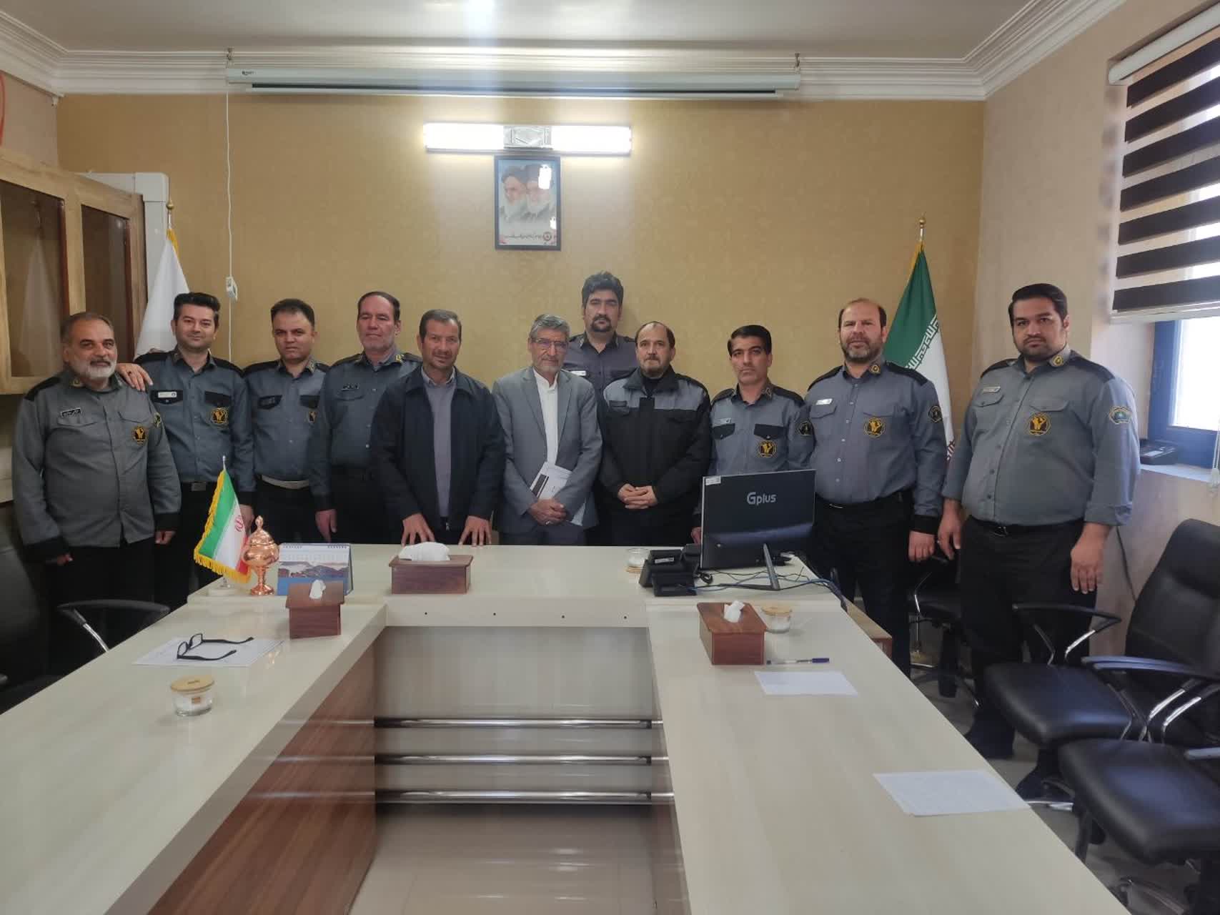 آموزش جمعی ضمن خدمت پلیس یاران معدن سنگ طلای زرمهر مورخ 1404/11/13